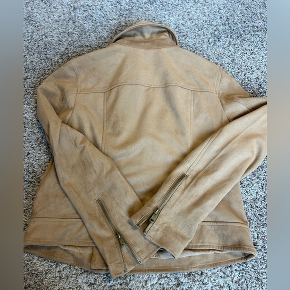 Women’s EUC suede jacket - Picture 4 of 4